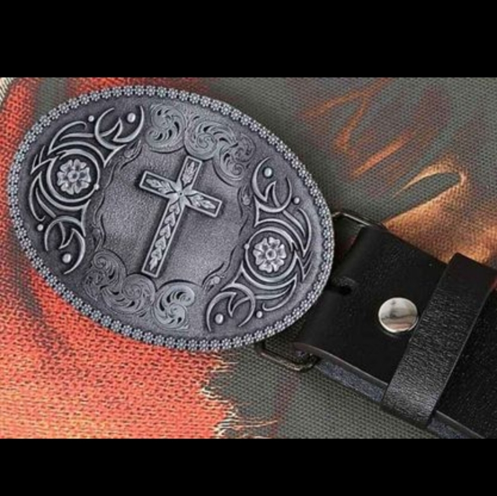 Beautiful new faith cross silver oval belt buckle fits 1.5" belts
